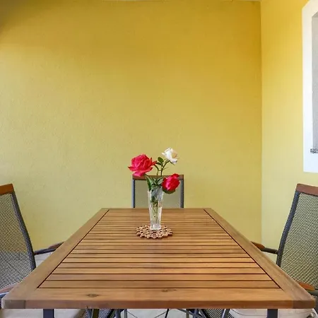 Apartman Rozza Pia Zára